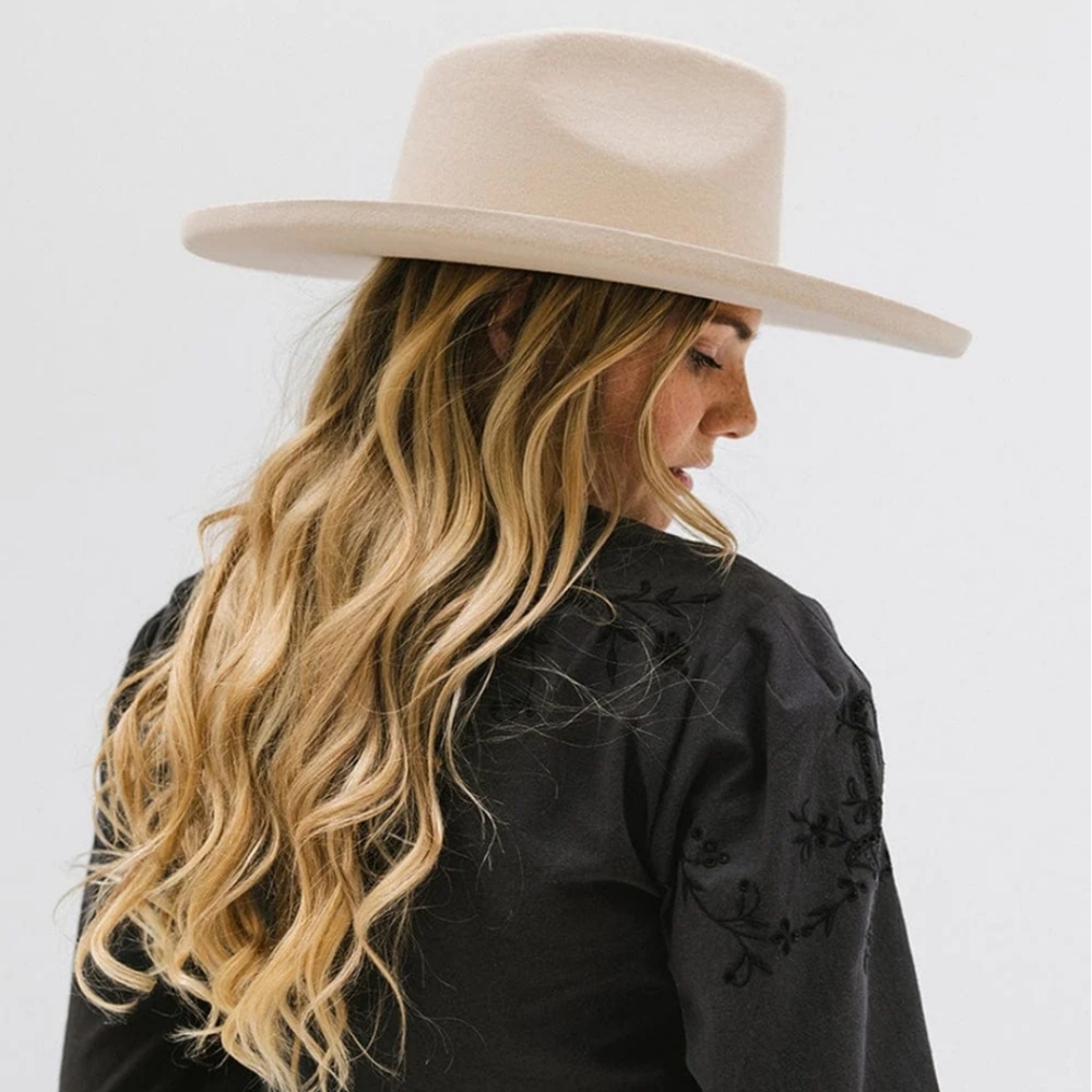 Stylish Cream Felt Hat